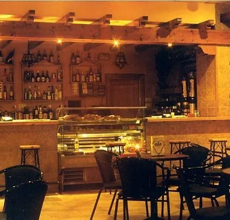 Hotel Limas 2*