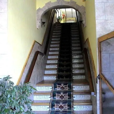 Hotel Limas 2*
